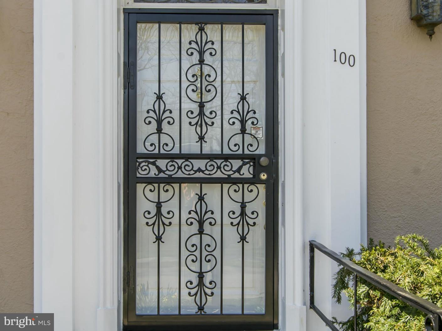 100 Millbrook Road Baltimore, MD 21218 - Photo 2 of 28 Elegant Entrance