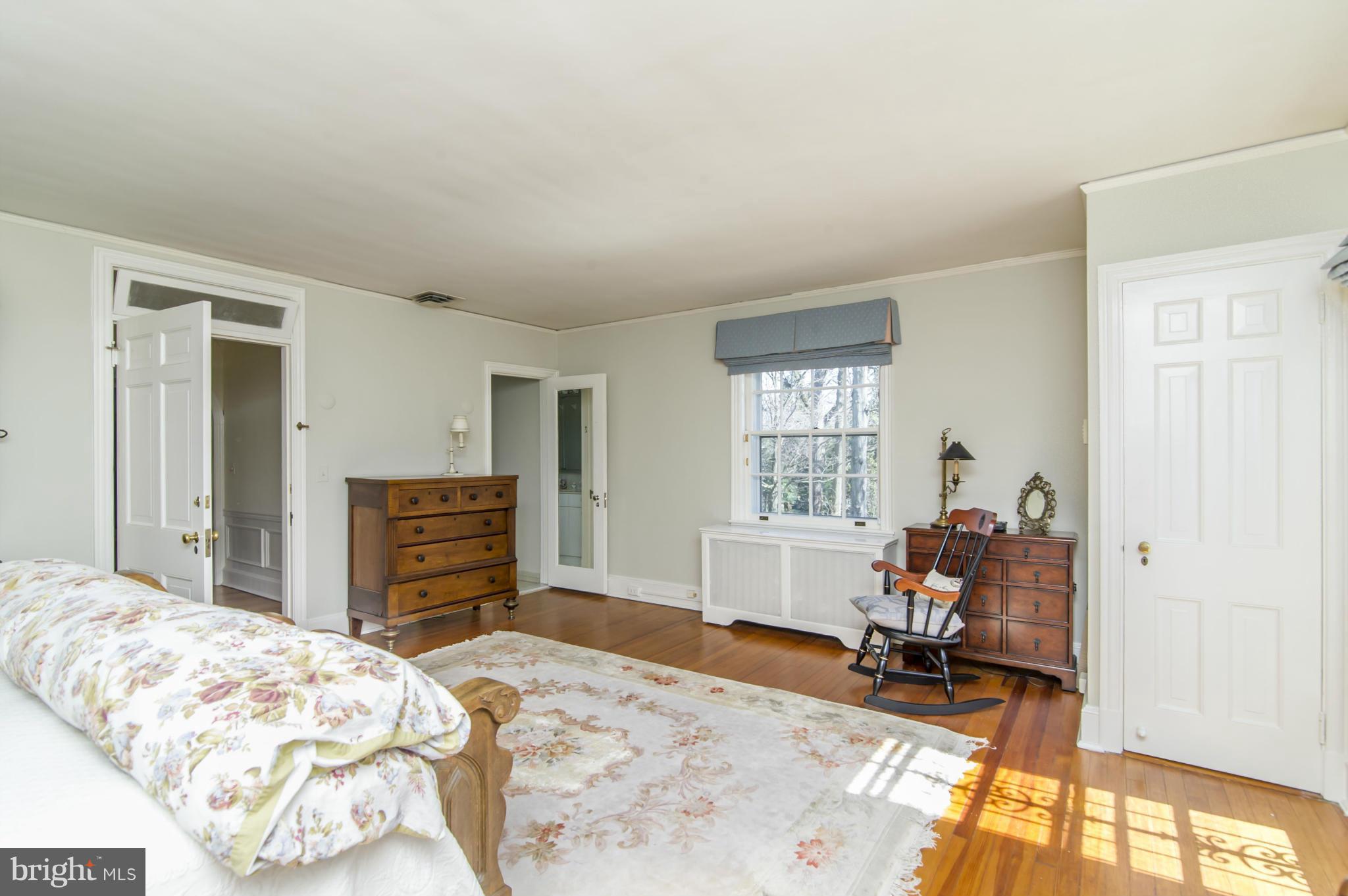 100 Millbrook Road Baltimore, MD 21218 - Photo 16 of 28 Large Master Bedroom