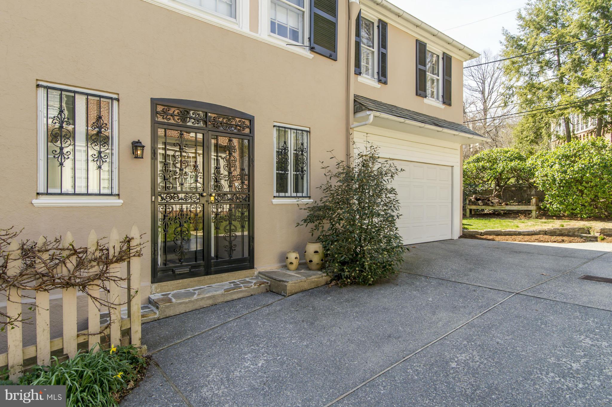 100 Millbrook Road Baltimore, MD 21218 - Photo 21 of 28 Side entrance to mudroom