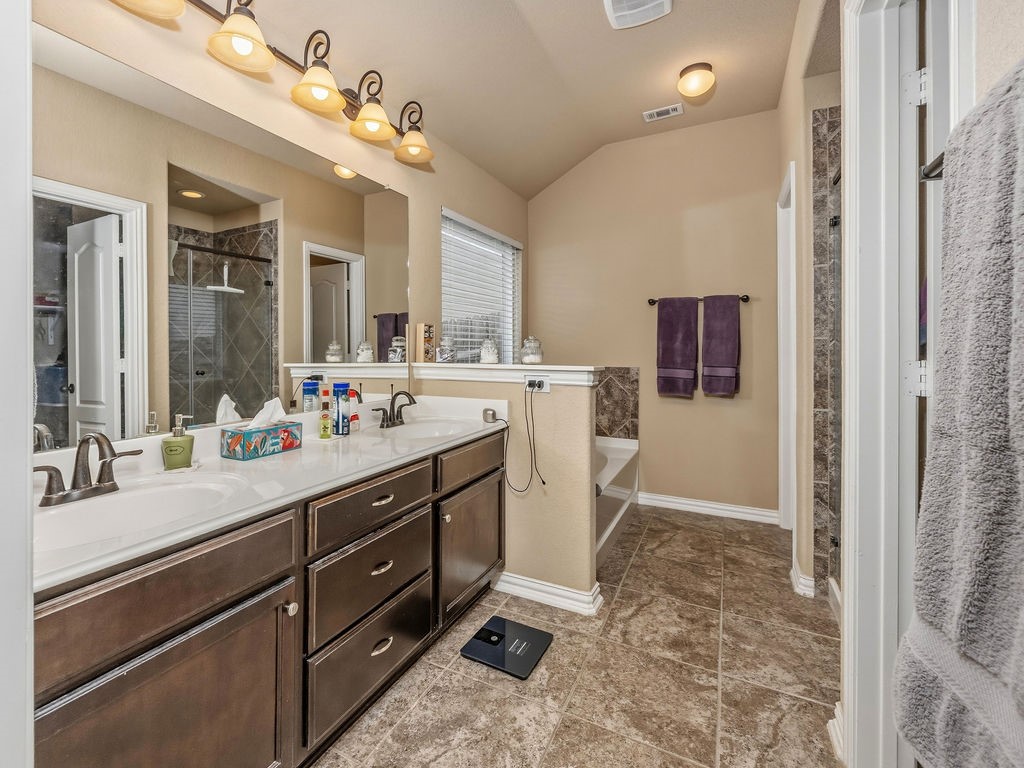 15810 Cardinal Point Selma, TX 78154 - Photo 12 of 21