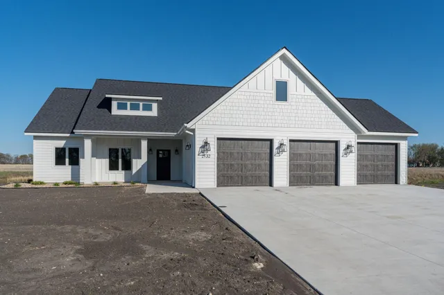$765,000 | 2132 Deerwood Drive, North Mankato, MN 56003