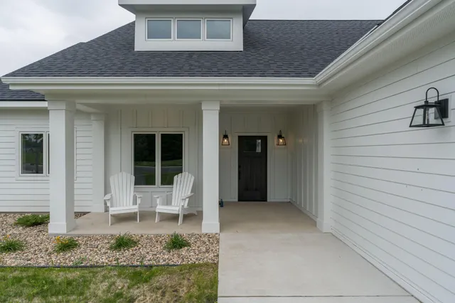 $765,000 | 2132 Deerwood Drive, North Mankato, MN 56003