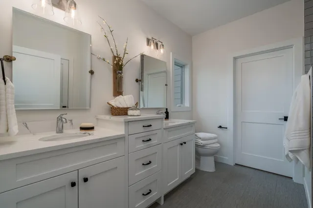 $765,000 | 2132 Deerwood Drive, North Mankato, MN 56003