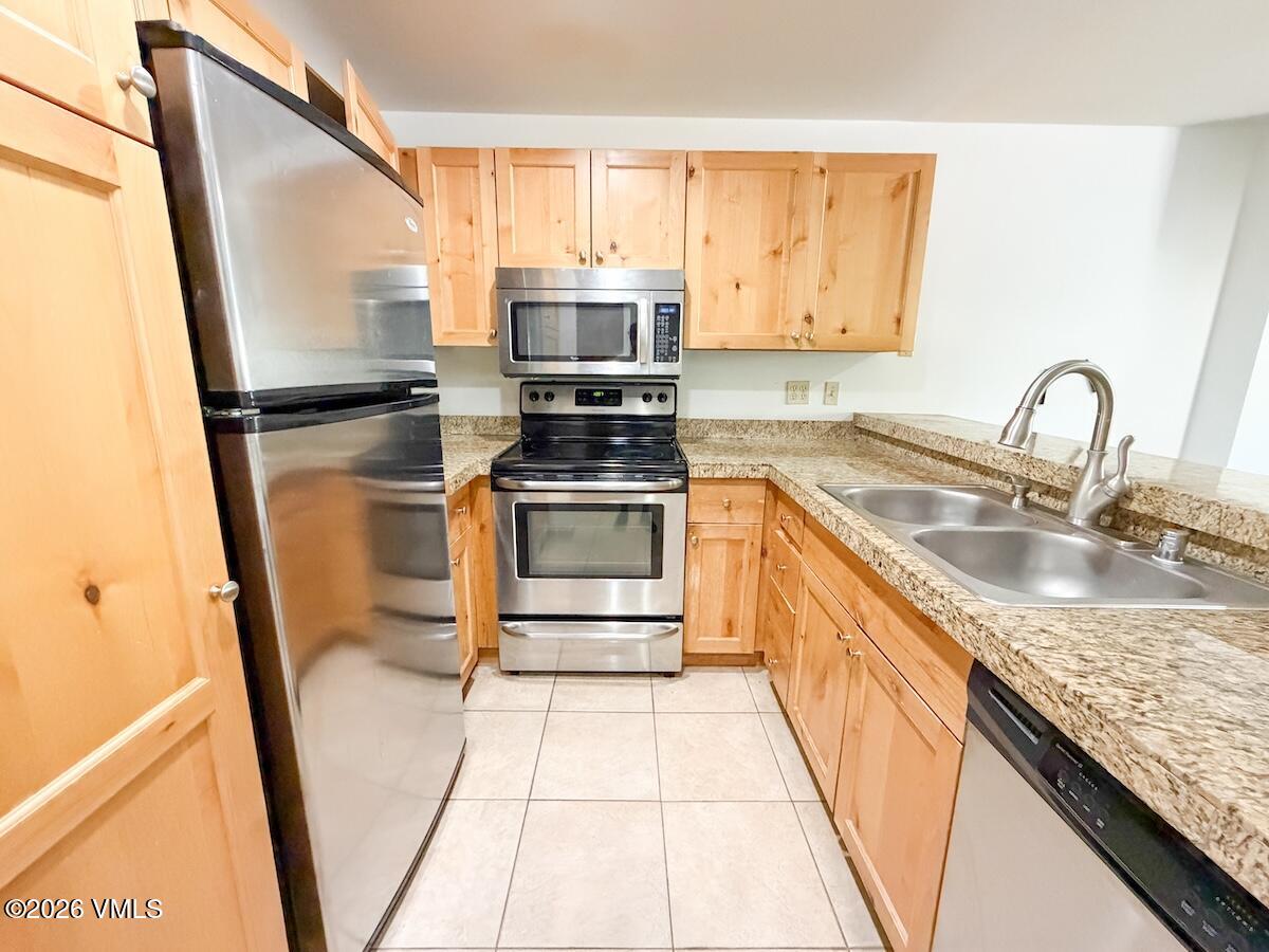 137 Benchmark Road, Unit 216 Avon, CO 81620 - Photo 5 of 12 IMG_1430