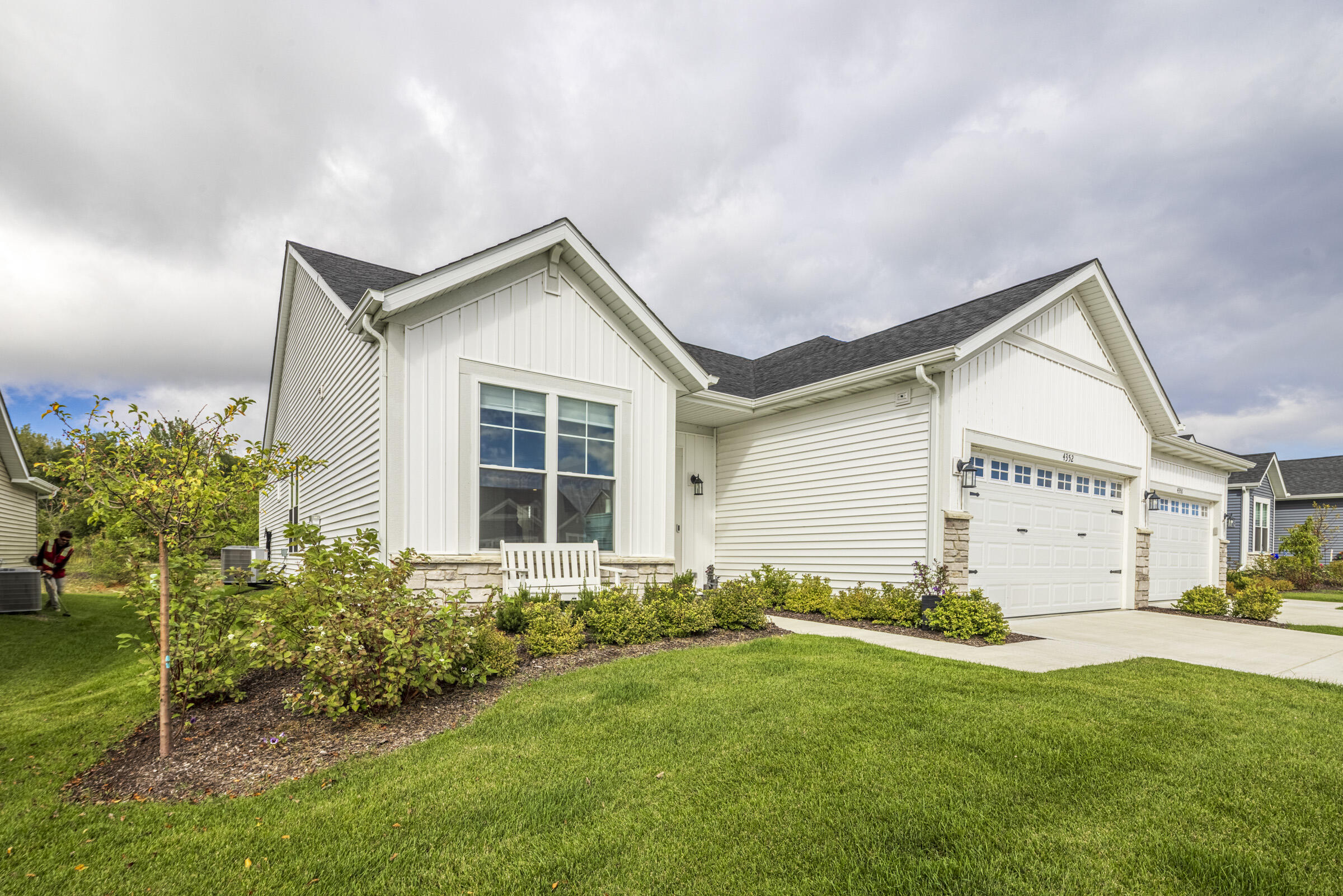 4352 Reflection Place Valparaiso, IN 46385 - Photo 2 of 37 2400x1601