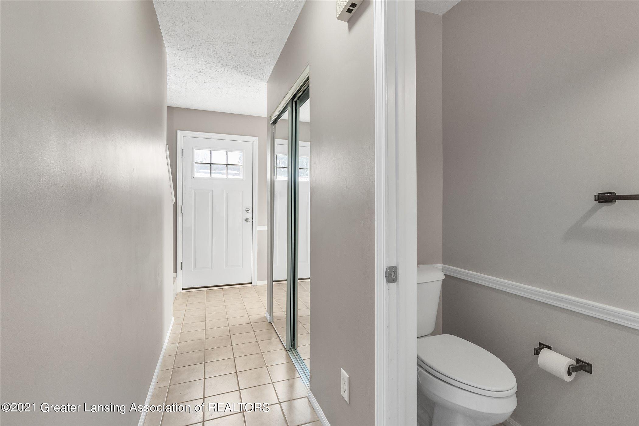 860 Armstrong Road, Unit 5 Lansing, MI 48911 - Photo 10 of 35 HALL
