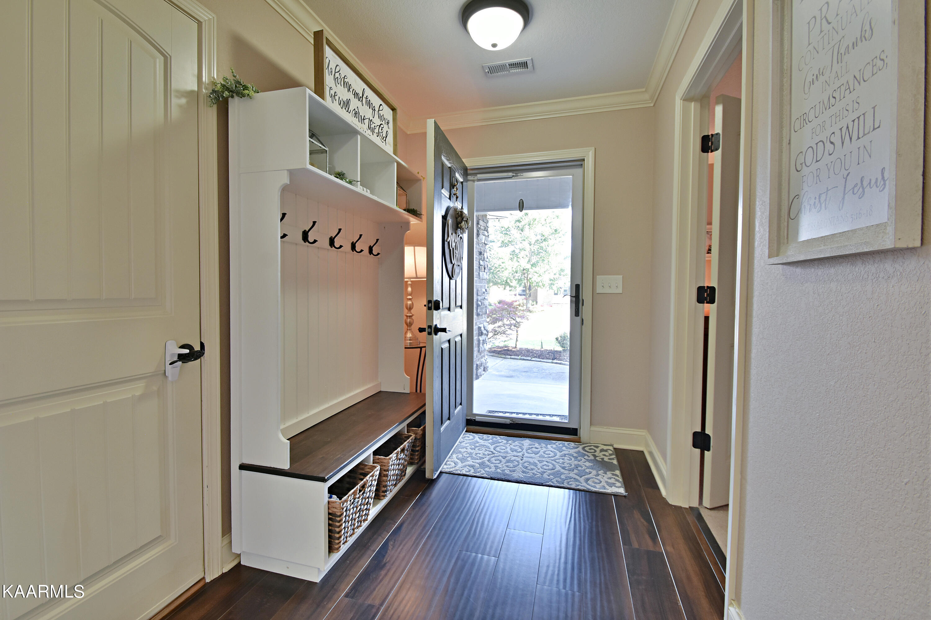 7636 Applecross Road Corryton, TN 37721 - Photo 3 of 26 Front Entryway