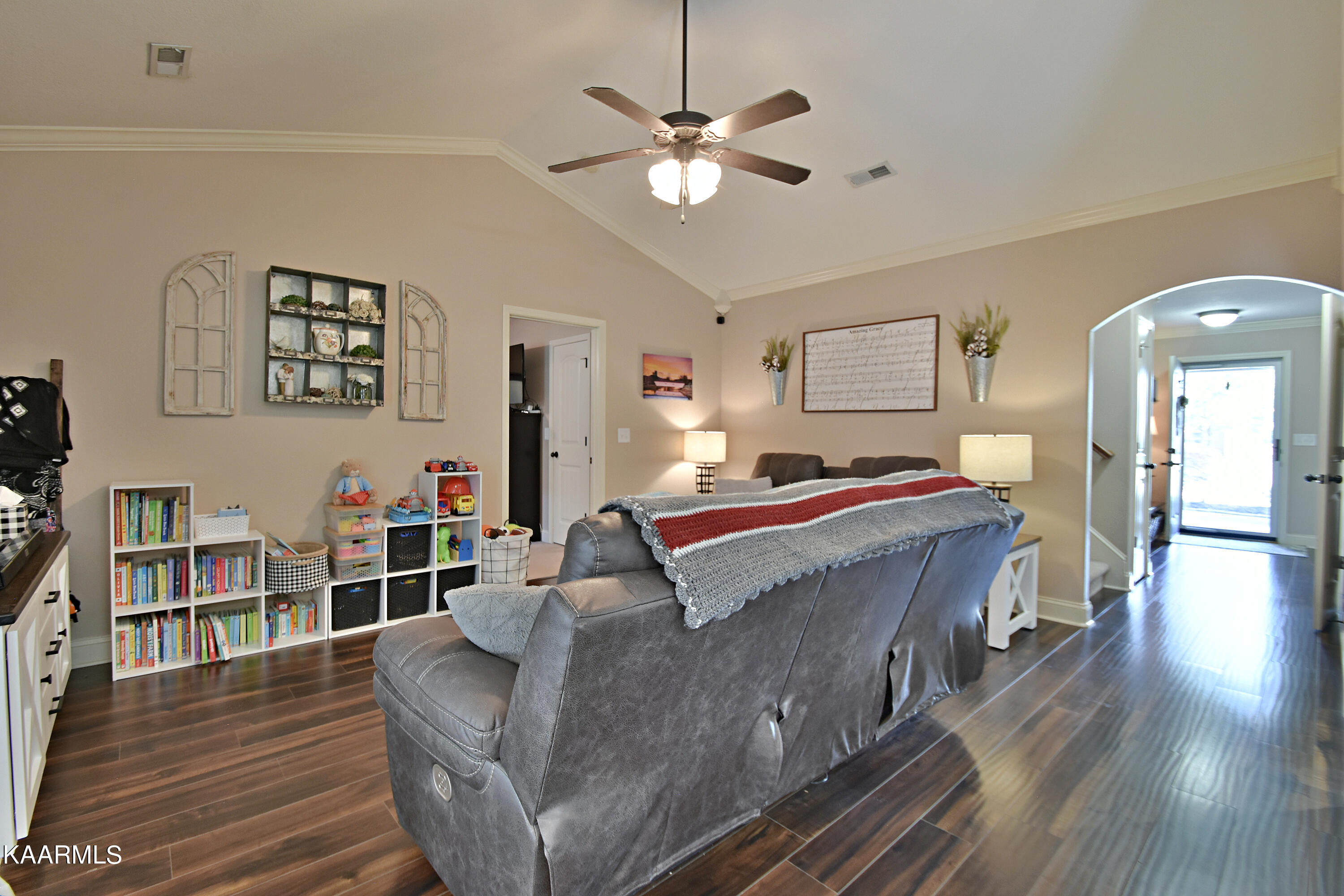 7636 Applecross Road Corryton, TN 37721 - Photo 6 of 26 High Ceilings in Living Room