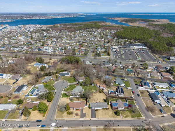 $450,000 | 1020 Crystal Drive, Toms River, NJ 08753