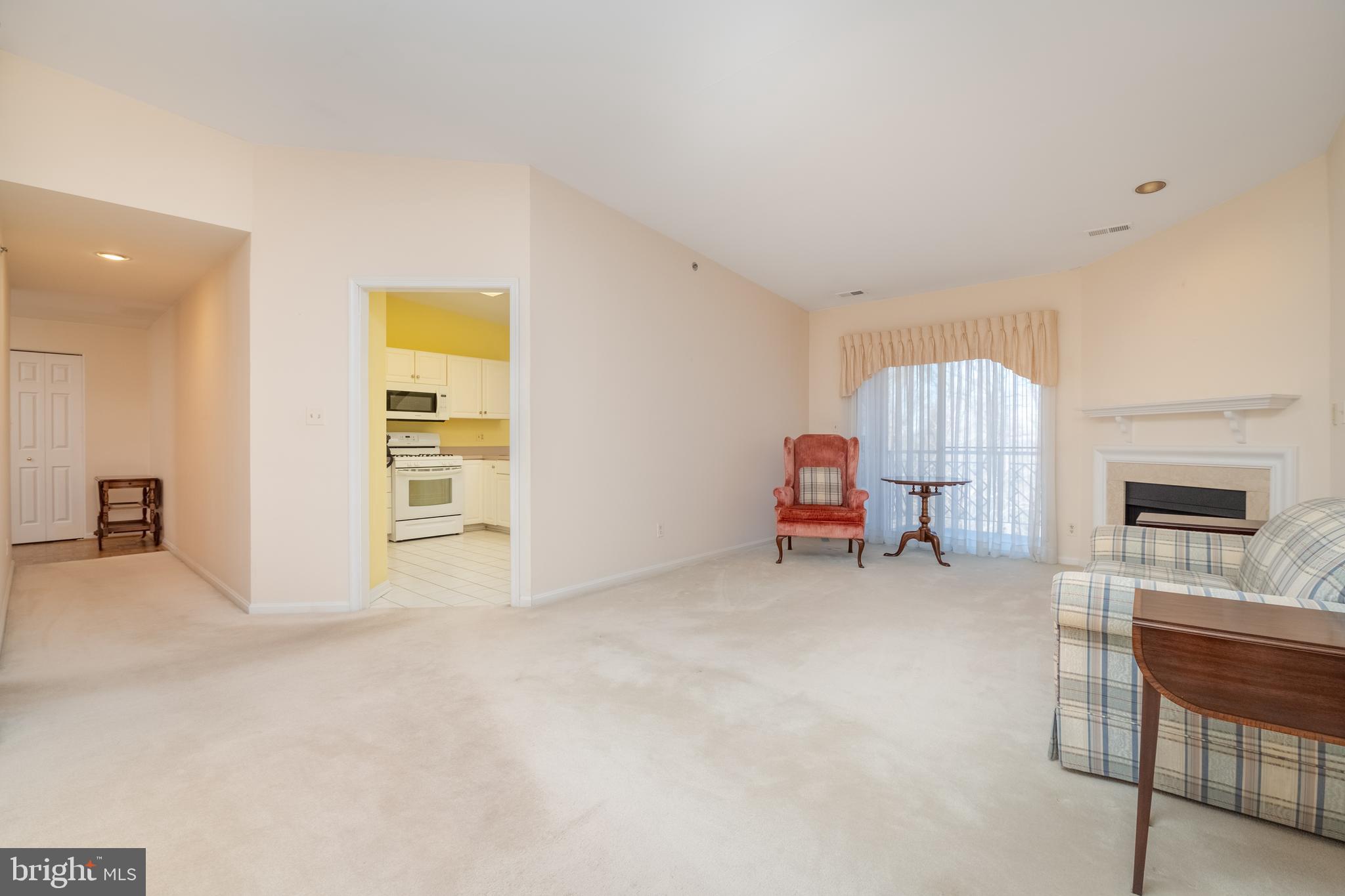 412 Rockfleet Road, Unit 303 Lutherville-Timonium, MD 21093 - Photo 6 of 34 Living Room