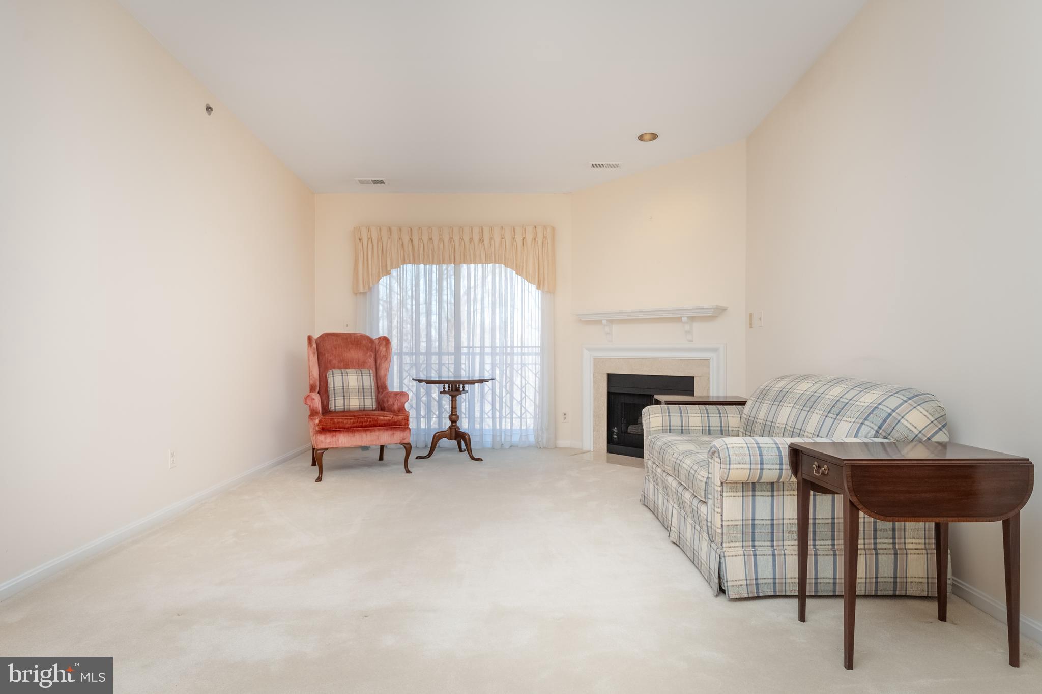 412 Rockfleet Road, Unit 303 Lutherville-Timonium, MD 21093 - Photo 8 of 34 Living Room