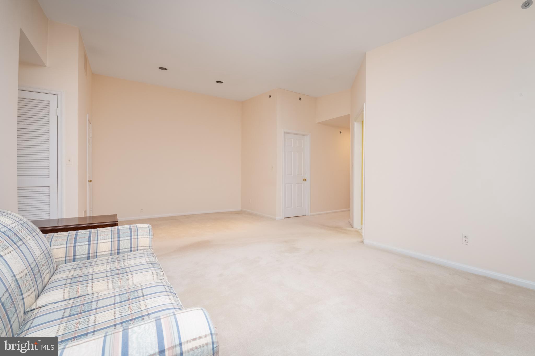 412 Rockfleet Road, Unit 303 Lutherville-Timonium, MD 21093 - Photo 10 of 34 Living Room/Dining Area