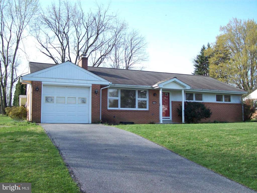 1562 Lambeth Road Lancaster, PA 17601 - Photo 1 of 8