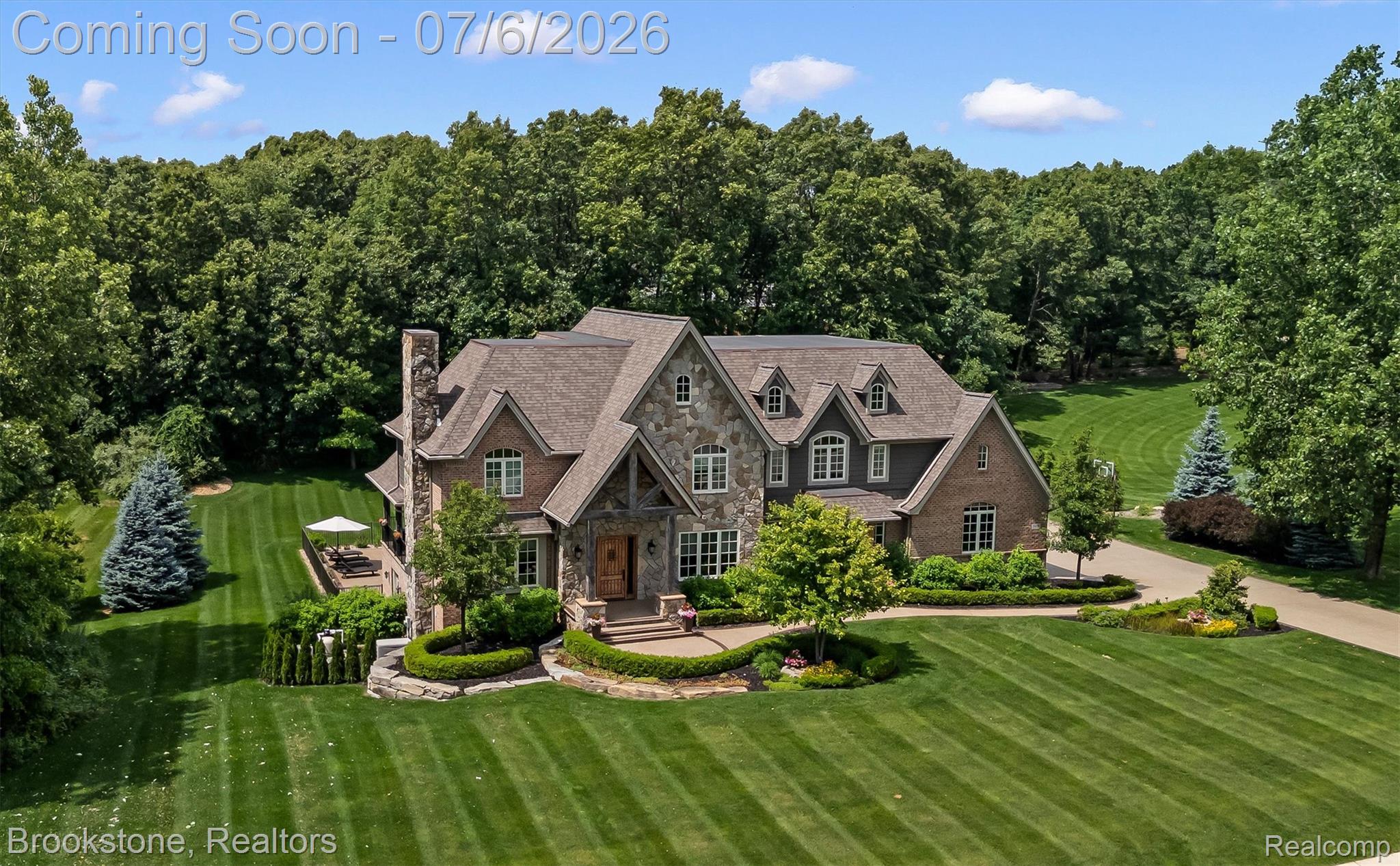 5458 Boulderwood Ridge Clarkston, MI 48348 - Photo 1 of 52 Estate-sized home and yard 1.1.acre