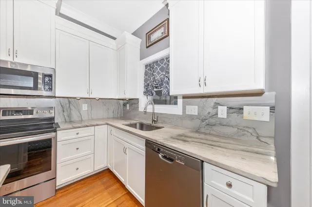 $599,000 | 210 Aylesbury Lane, Martinsburg, WV 25403