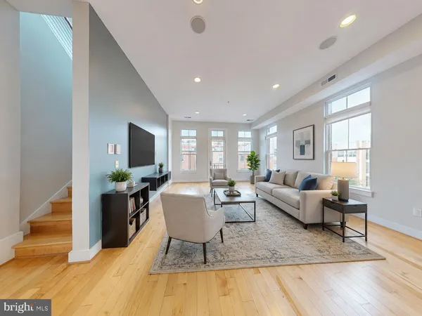 $4,995 | 1700 Euclid Street Northwest, Unit B7, Washington, DC 20009