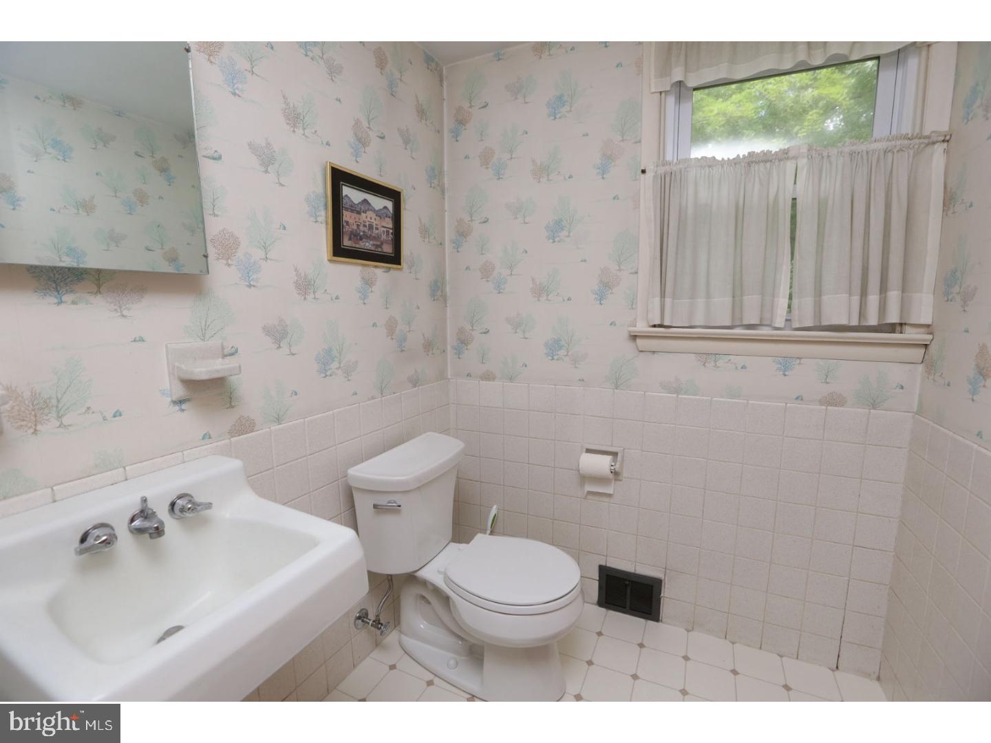2141 Weber Road Lansdale, PA 19446 - Photo 12 of 17 Bathroom