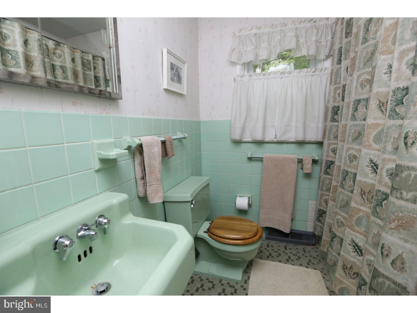 2141 Weber Road Lansdale, PA 19446 - Photo 13 of 17 Bathroom