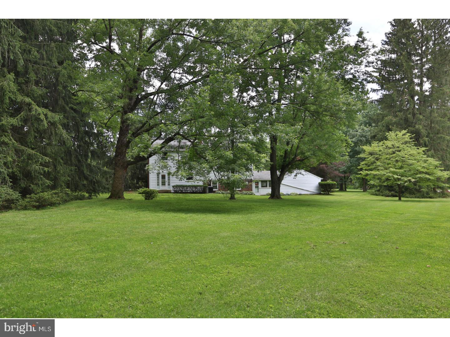 2141 Weber Road Lansdale, PA 19446 - Photo 15 of 17 Exterior Back