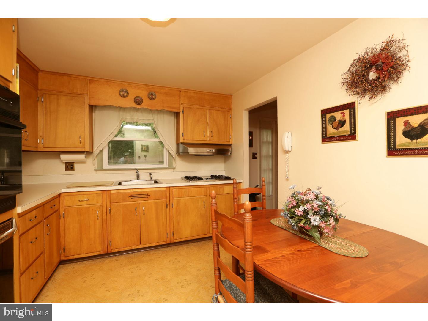 2141 Weber Road Lansdale, PA 19446 - Photo 7 of 17 Kitchen