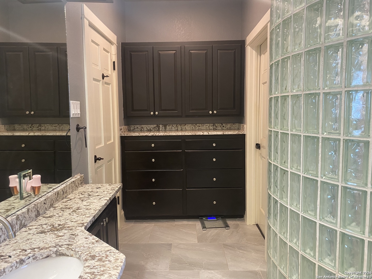 32010 Oak Ridge Parkway Bulverde, TX 78163 - Photo 31 of 48 a bathroom with a tub and shower