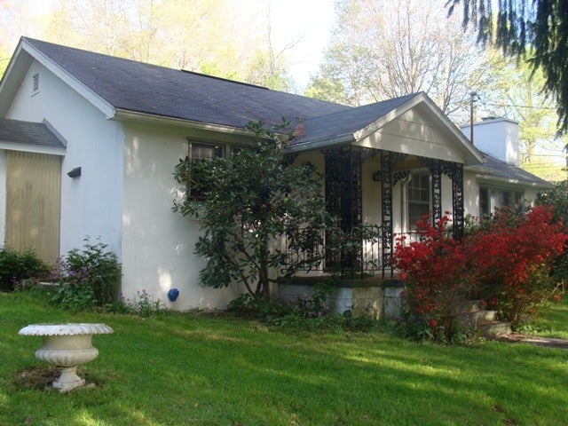 1372 Flat Top Road Shady Spring, WV 25918 - Photo 3 of 19 May 4th Auction, 12 noon Greene Estate