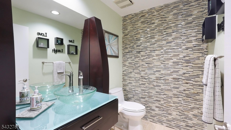 17 Nottingham Way Warren, NJ 07059 - Photo 20 of 48