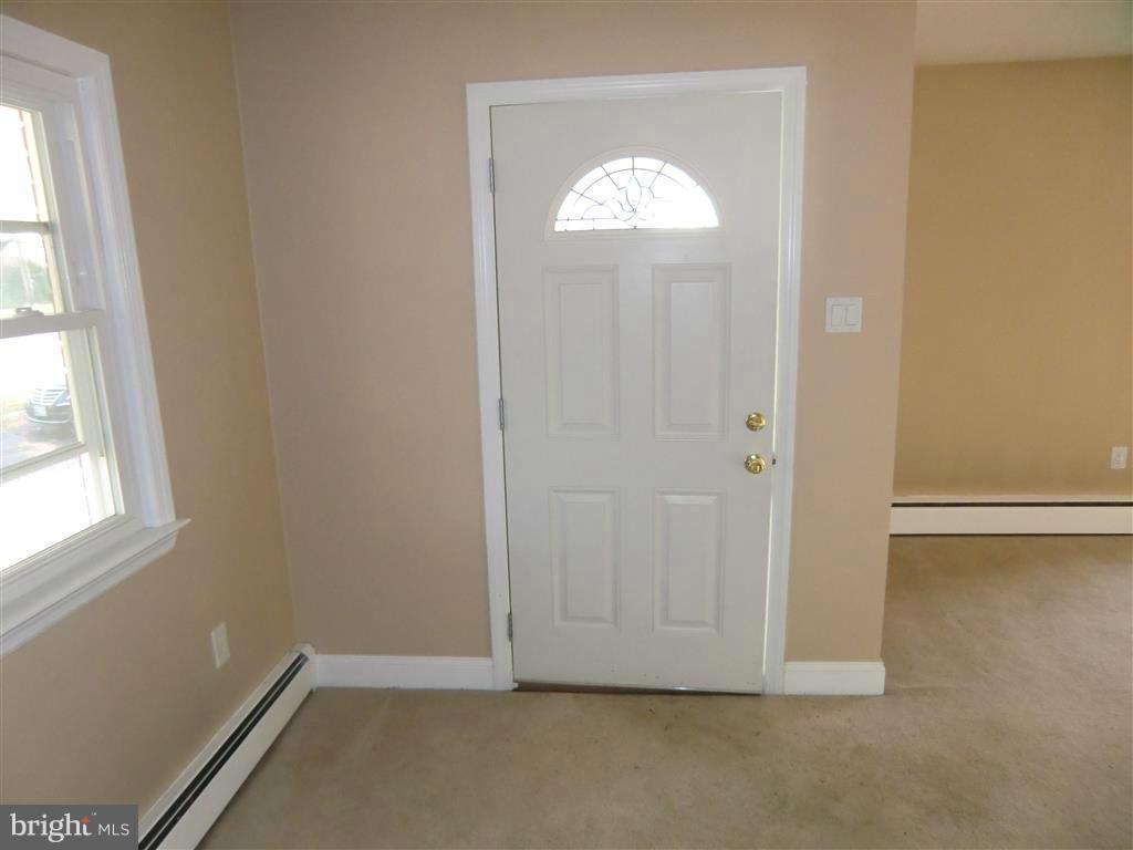 28405 Kemptown Road Damascus, MD 20872 - Photo 2 of 30 Interior (General)