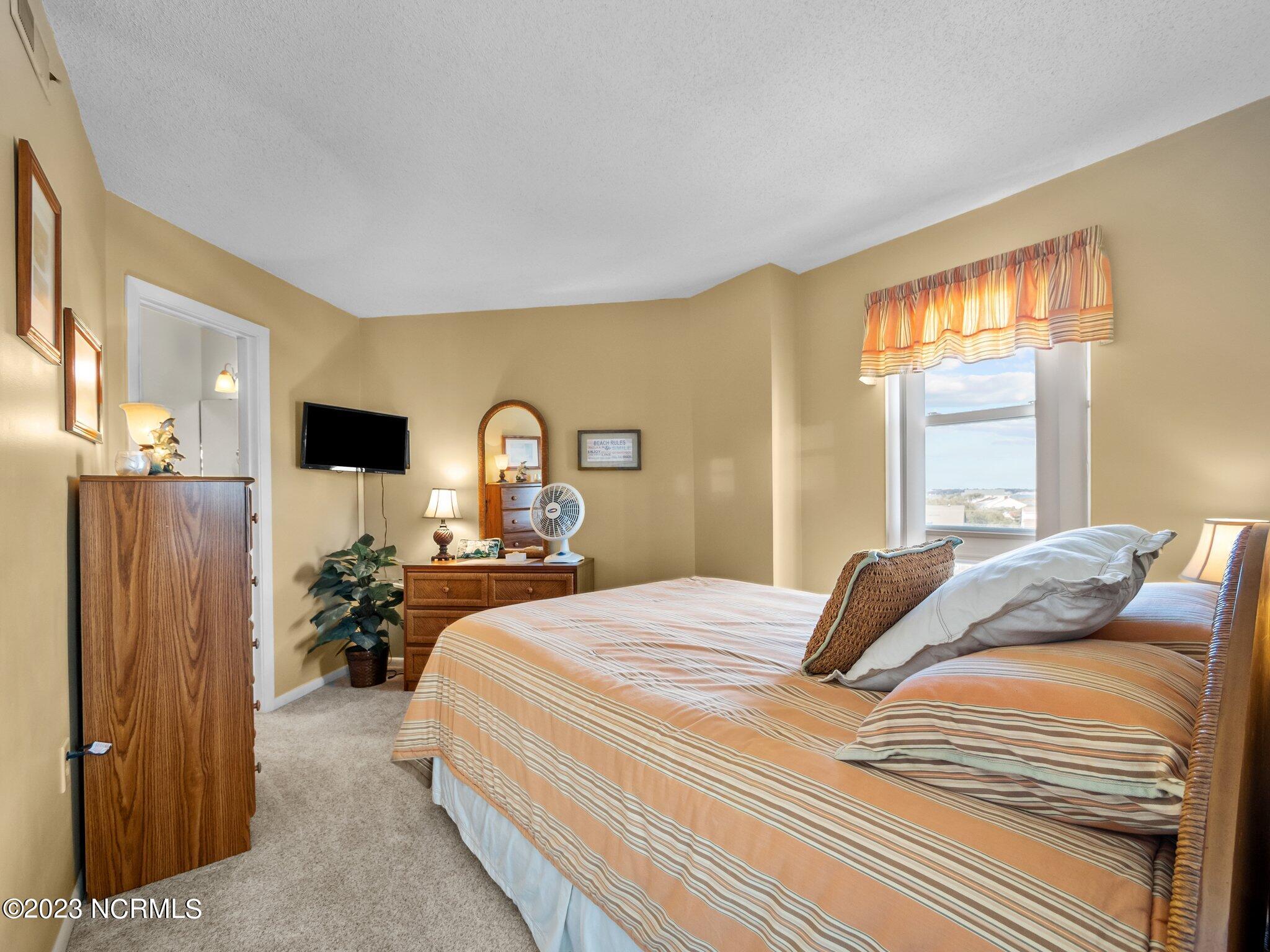 2000 New River Inlet Road, Unit 1314 North Topsail Beach, NC 28460 - Photo 9 of 17 33-web-or-mls-P1100308