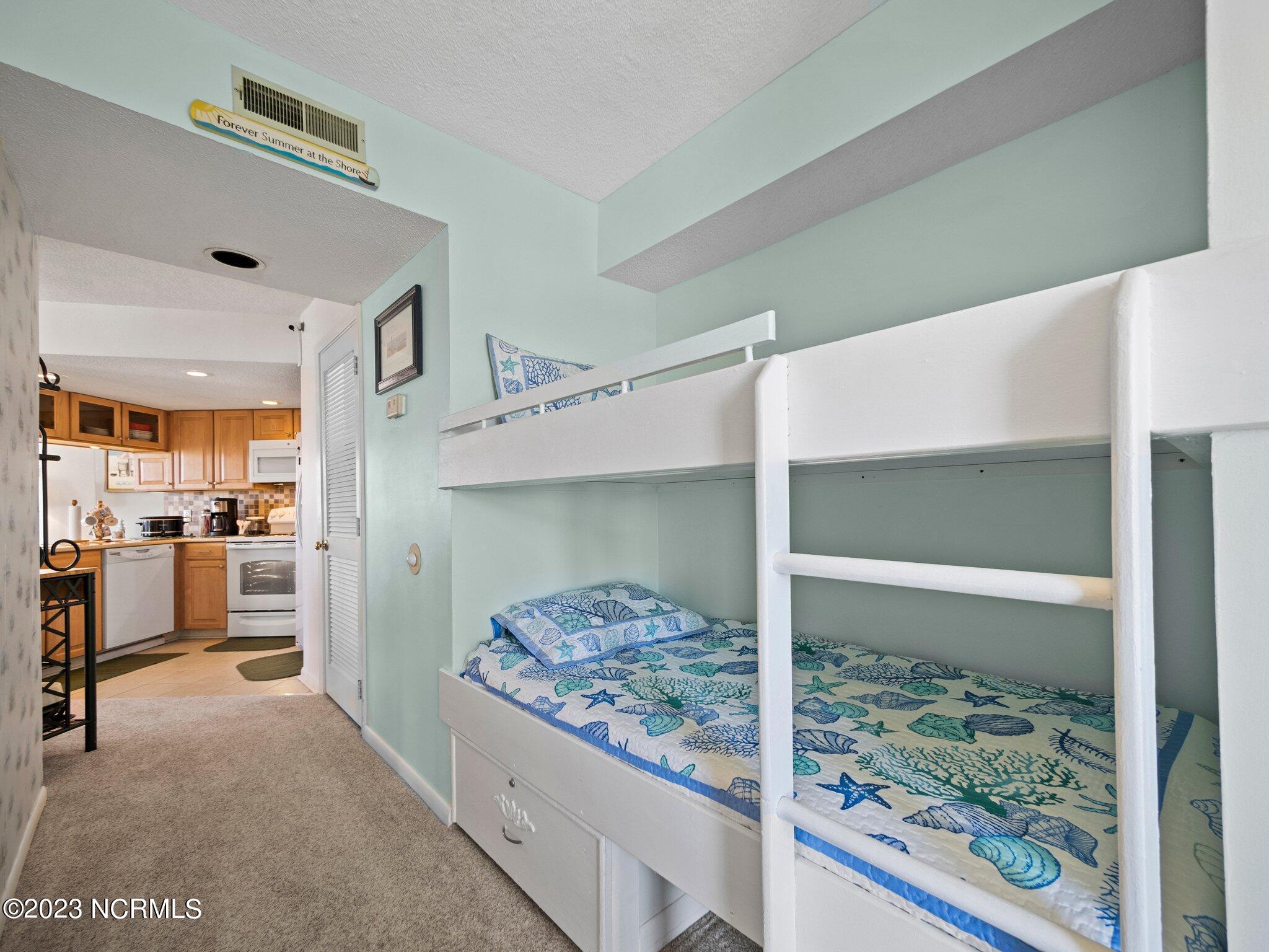 2000 New River Inlet Road, Unit 1314 North Topsail Beach, NC 28460 - Photo 10 of 17 15-web-or-mls-P1100198