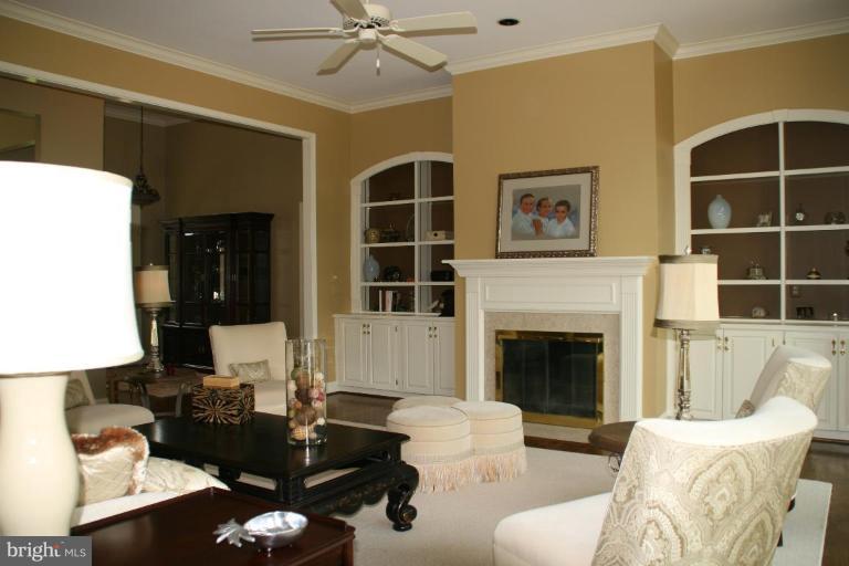 3602 Jackson Cabin Road Phoenix, MD 21131 - Photo 2 of 8 Living Room