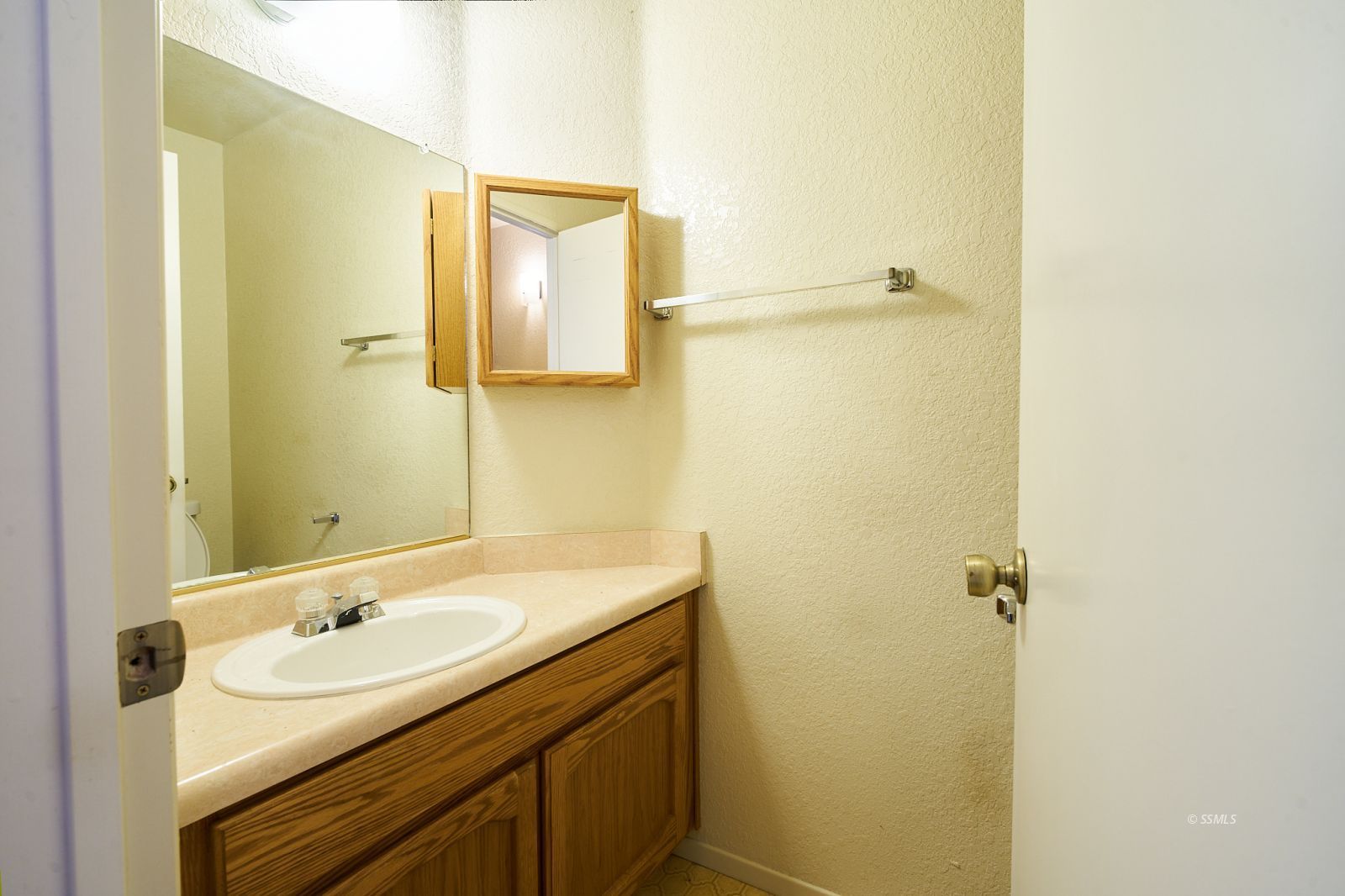 195 East Upjohn Avenue Ridgecrest, CA 93555 - Photo 11 of 27 Gallery Image 11