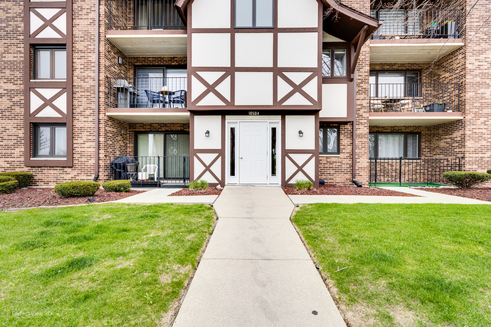 10504 Ridge Cove Drive, Unit 33D Chicago Ridge, IL 60415 - Photo 3 of 20 Gallery Image 3