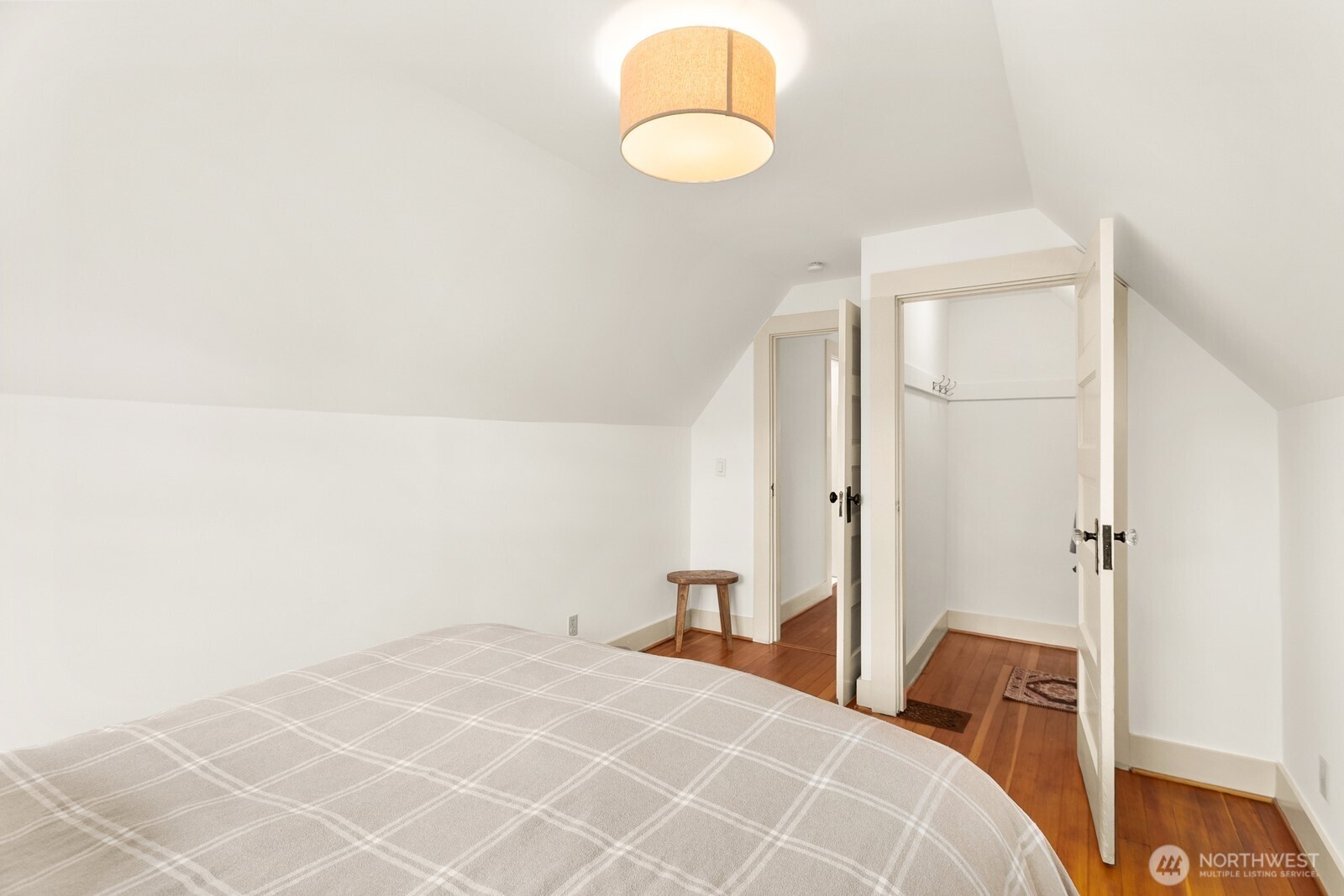 728 33rd Avenue Seattle, WA 98122 - Photo 13 of 25