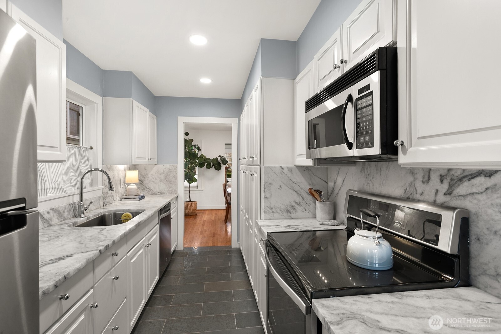 728 33rd Avenue Seattle, WA 98122 - Photo 8 of 25