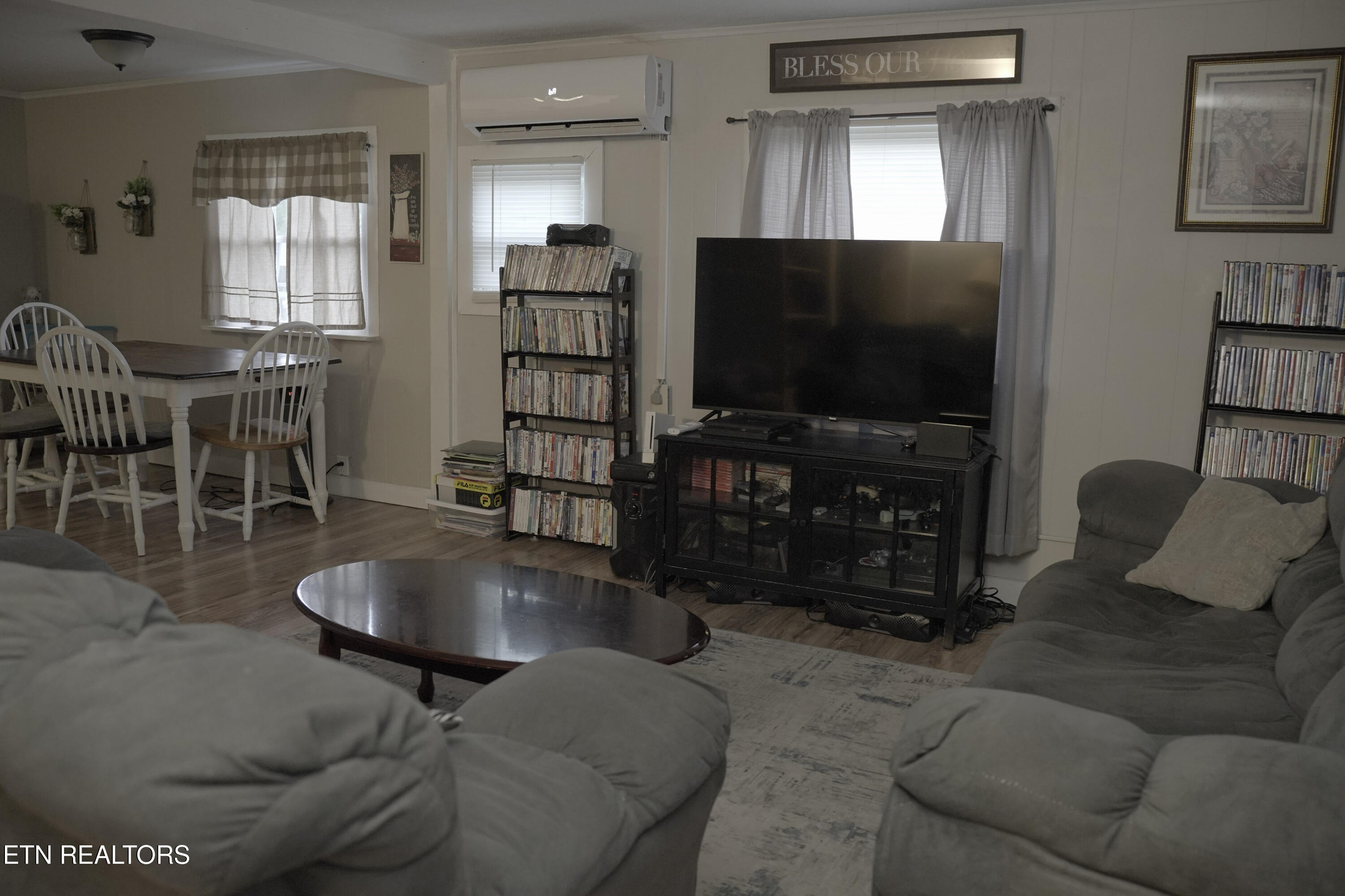637 West Outer Drive Oak Ridge, TN 37830 - Photo 7 of 26 15