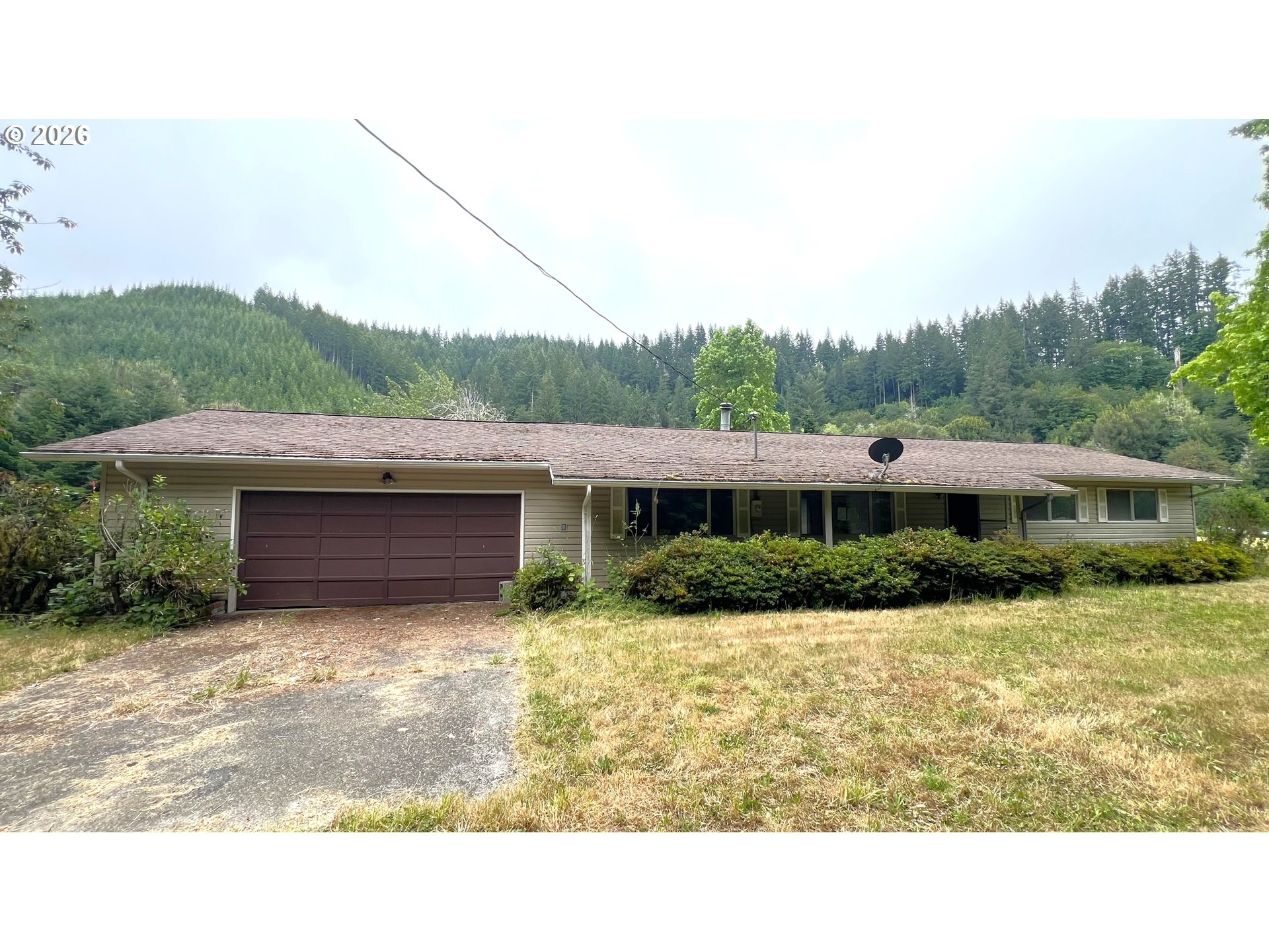 10082 Lone Pine Lane Myrtle Point, OR 97458 - Photo 1 of 19
