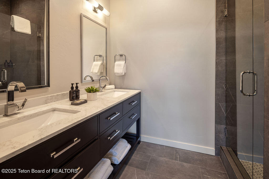 14155 Drake Drive Jackson, WY 83001 - Photo 11 of 32 Primary Bathroom