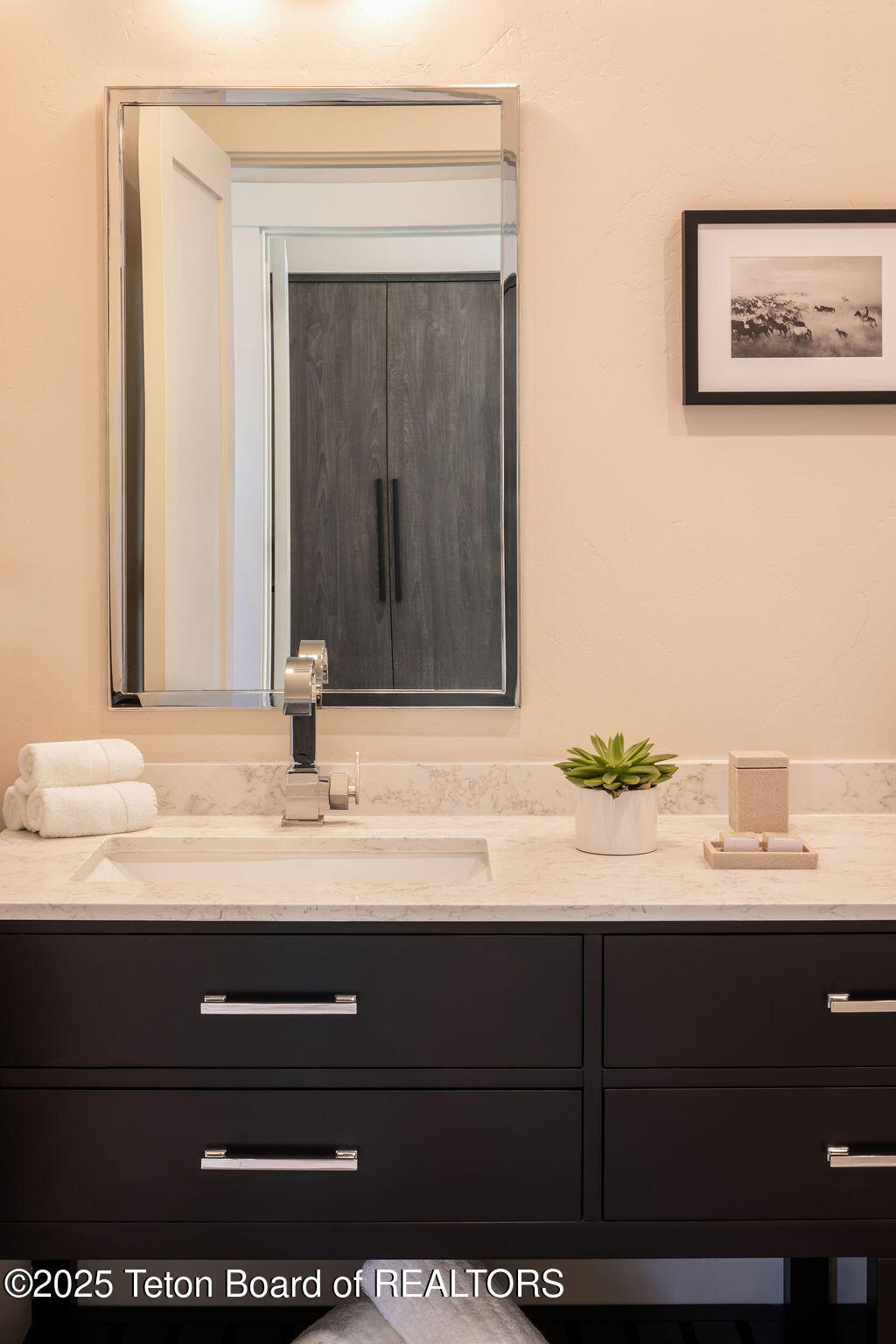 14155 Drake Drive Jackson, WY 83001 - Photo 14 of 32 Upper Bathroom
