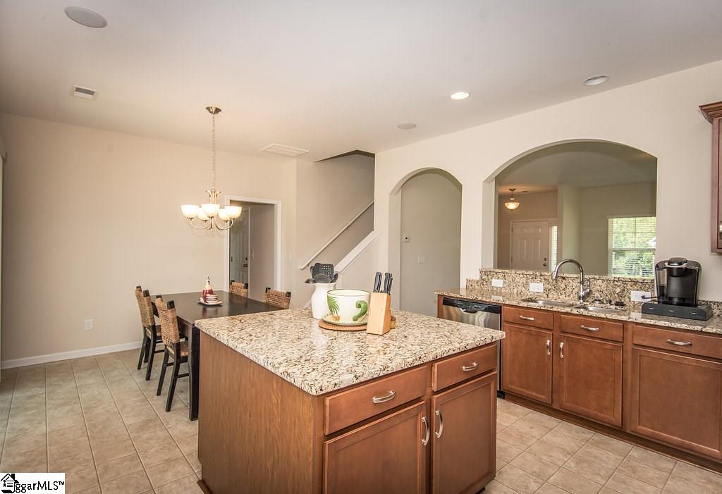 228 Castleton Circle Boiling Springs, SC 29316 - Photo 5 of 17