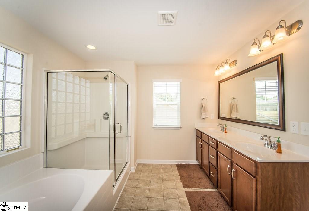 228 Castleton Circle Boiling Springs, SC 29316 - Photo 10 of 17