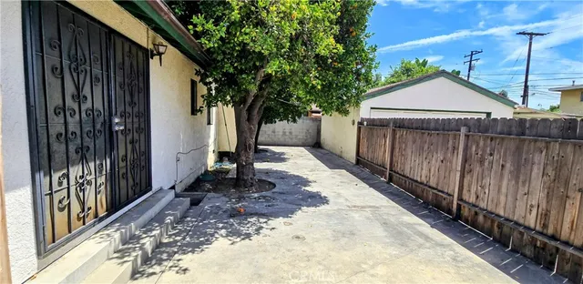 $4,300 | 8730 6th Street, Downey, CA 90241