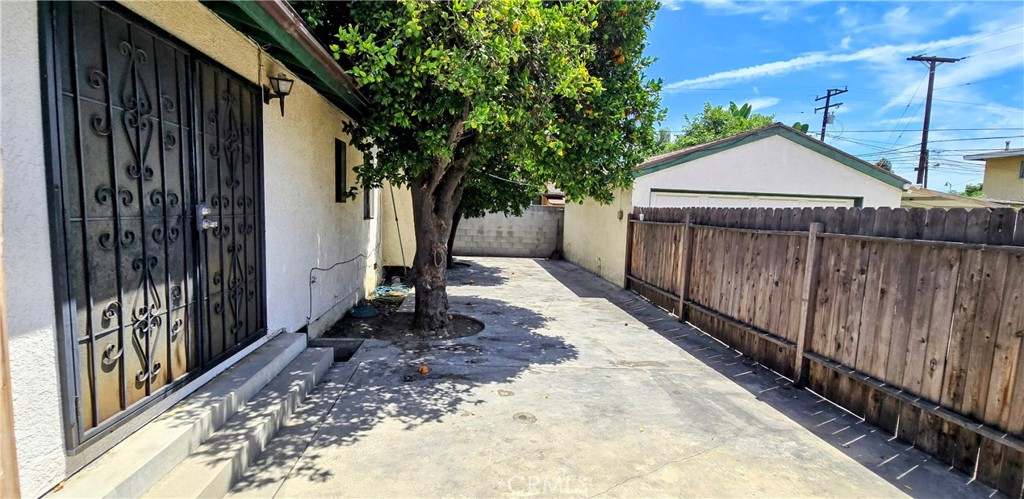 8730 6th Street Downey, CA 90241 - Photo 52 of 57 Back patio