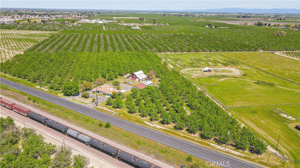 19688 Santa Fe Road Escalon, CA 95320 - Photo 10 of 13 a view of a city