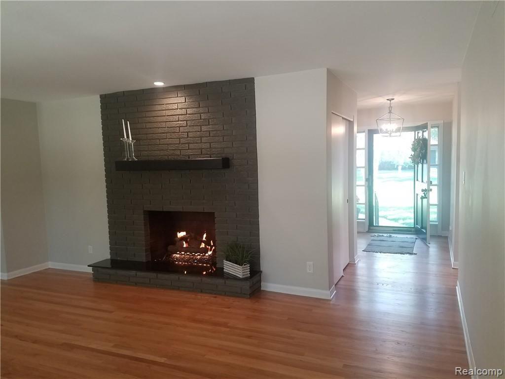 32262 Bonnet Hill Road Farmington, MI 48334 - Photo 2 of 28 20180923_171815.jpg