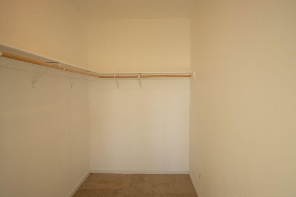 23775 Dodds Road Bend, OR 97701 - Photo 30 of 67 Owner's Suite Walk-in Closet