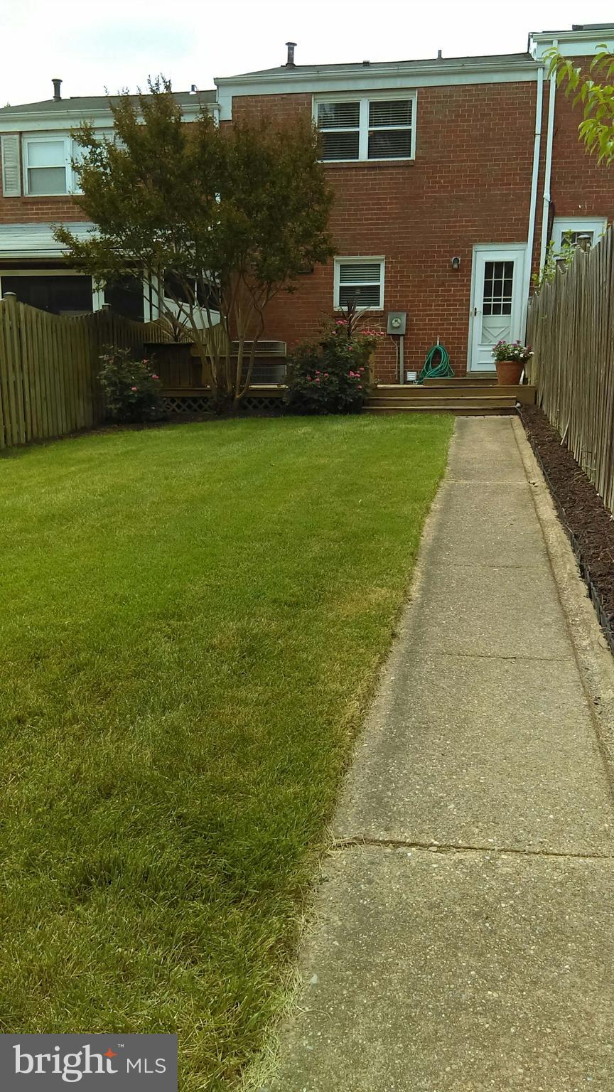 5659 Chelwynd Road Baltimore, MD 21227 - Photo 29 of 30 Enclosed back yard