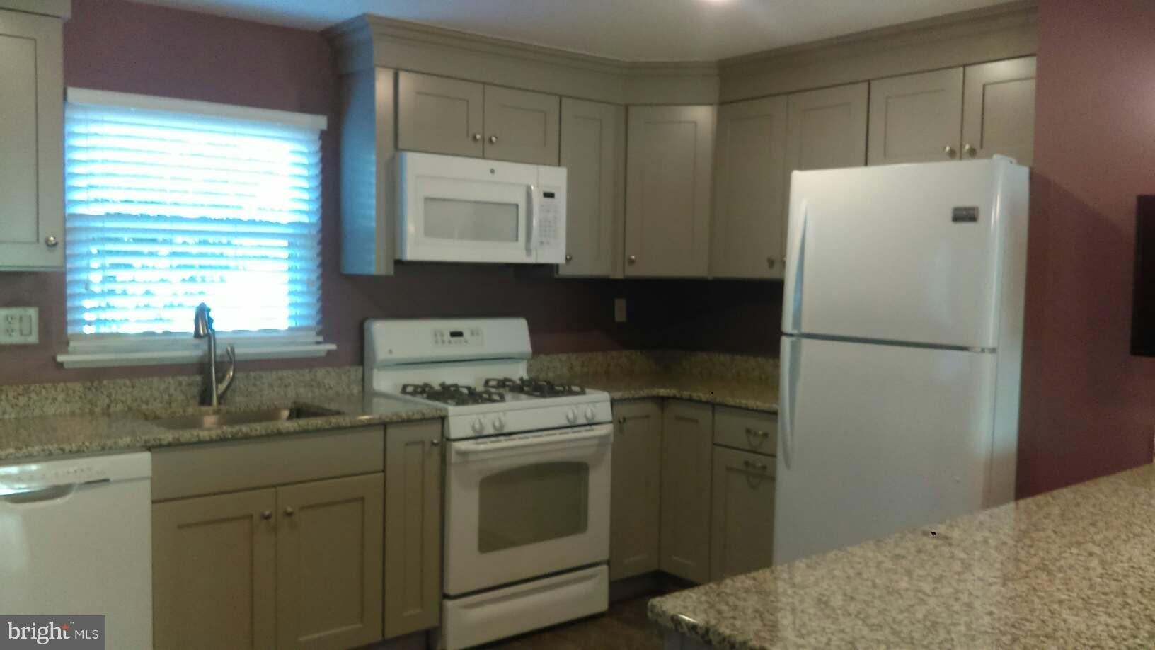 5659 Chelwynd Road Baltimore, MD 21227 - Photo 10 of 30 Well thought out Kitchen renovation