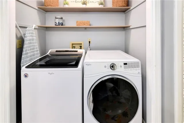 $310,000 | 2504 Northwest Leann Drive, Blue Springs, MO 64014