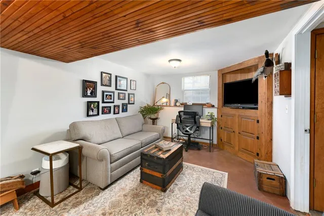 $310,000 | 2504 Northwest Leann Drive, Blue Springs, MO 64014